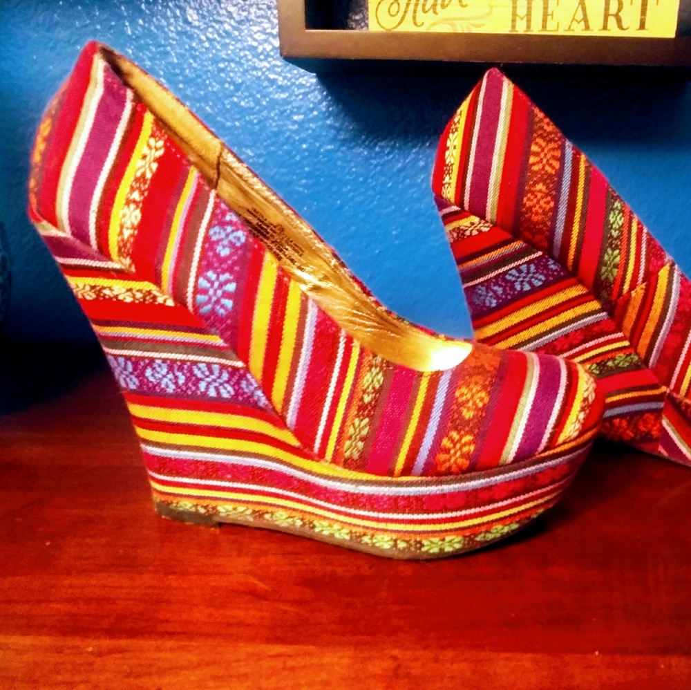 Multicolor Mossimo Wedges 7.5 - Picture 2 of 5